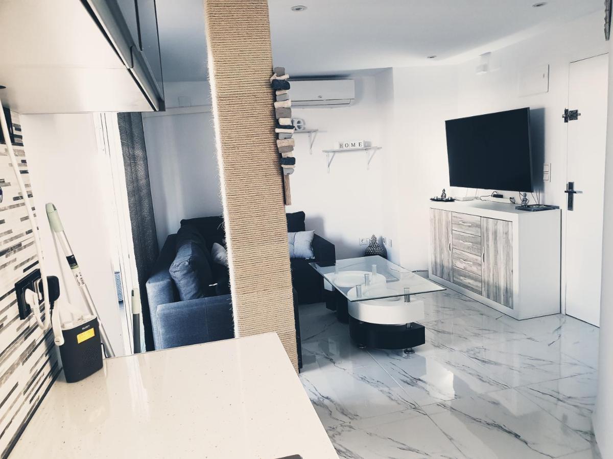 Beachside Apartment In Torrevieja Kültér fotó