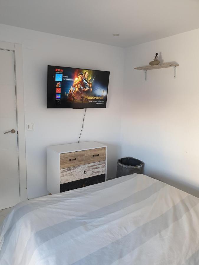 Beachside Apartment In Torrevieja Kültér fotó