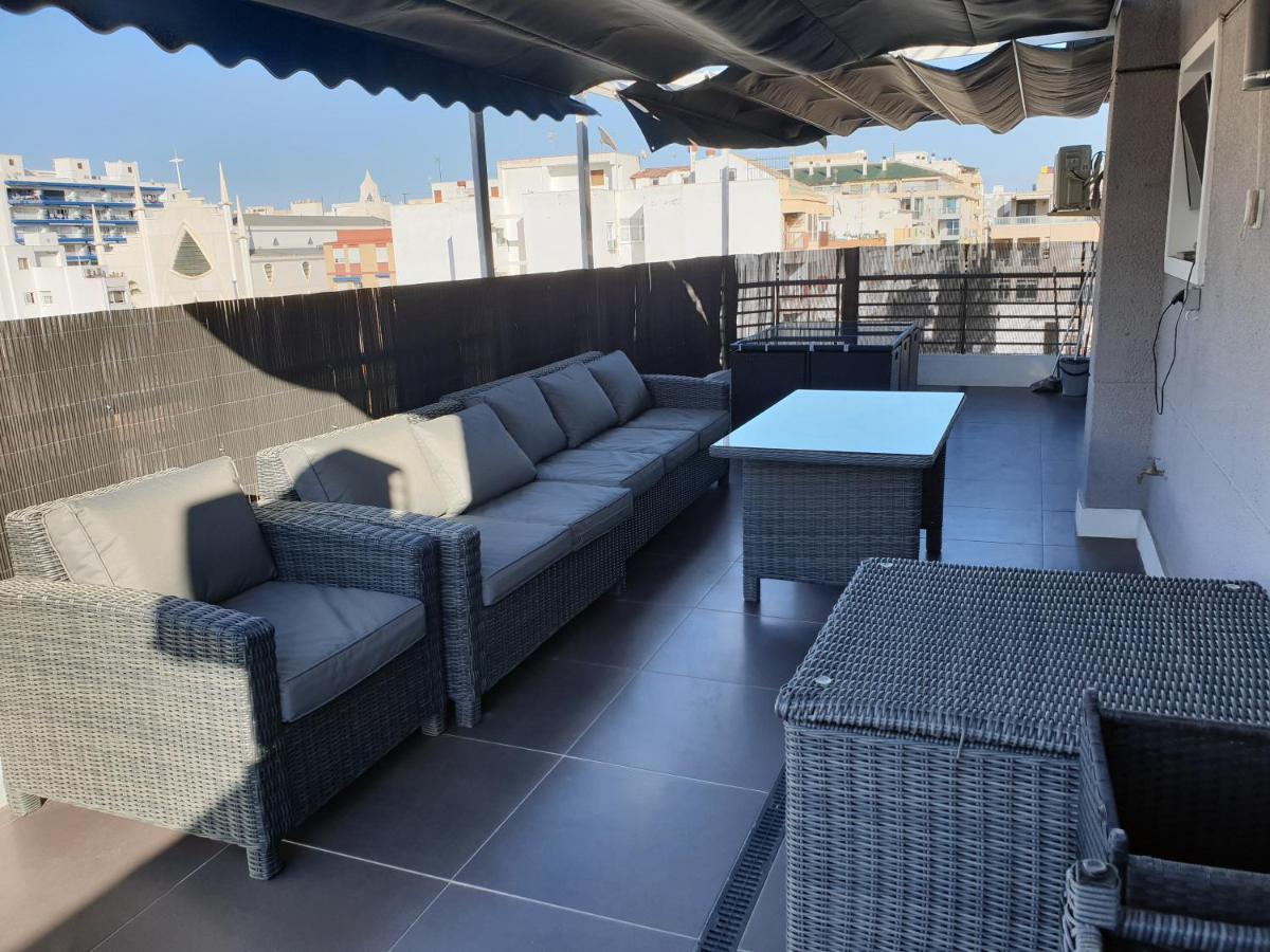 Beachside Apartment In Torrevieja Kültér fotó
