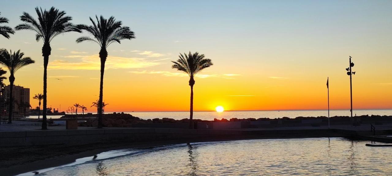 Beachside Apartment In Torrevieja Kültér fotó